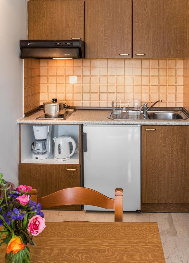 Merabello Apartments Agia Marina エクステリア 写真